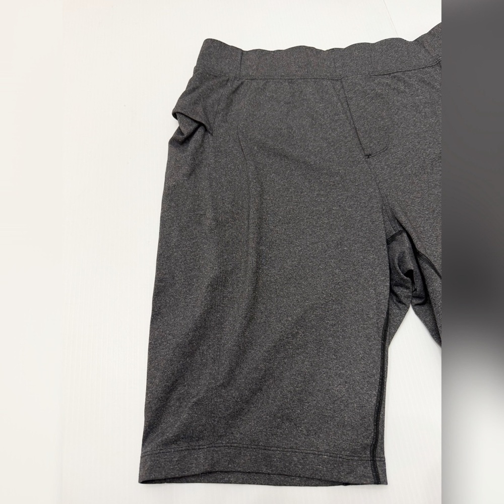 Lululemon Large Charcoal Grey Men's Intent Shorts - Picture 2 of 10